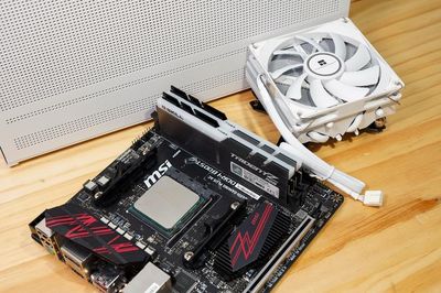 手把手教你装台白色ITX电脑主机 超频三钒星SFX电源+蜂鸟I100 PRO全攻略